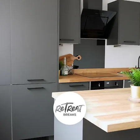 Retreat Breaks - 3 Bedroom Penthouse - Holbeck Leeds