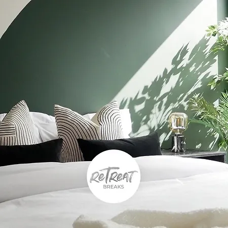 Retreat Breaks - 3 Bedroom Penthouse - Holbeck Leeds