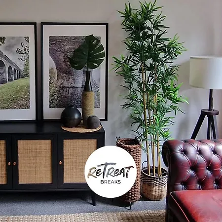 Retreat Breaks - 3 Bedroom Penthouse - Holbeck Leeds *