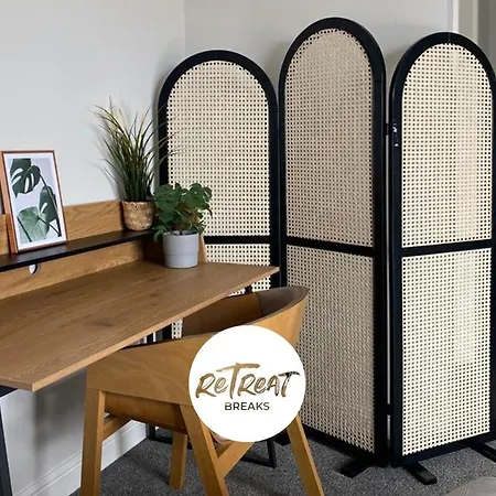 Retreat Breaks - 3 Bedroom Penthouse - Holbeck Leeds