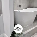 Retreat Breaks - 3 Bedroom Penthouse - Holbeck Leeds *