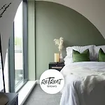 아파트 Retreat Breaks - 3 Bedroom Penthouse - Holbeck Leeds